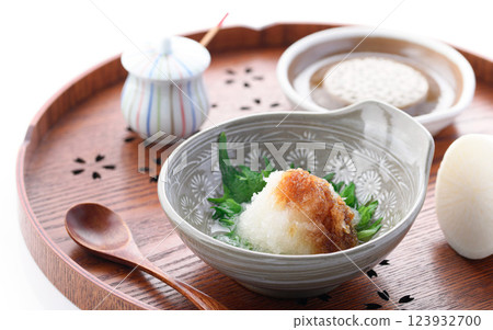 Daikon Oroshi 123932700