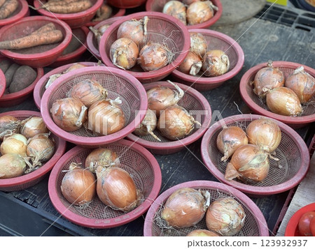 Fresh Chamoe (Korean Melon) for Sale at the Market 123932937