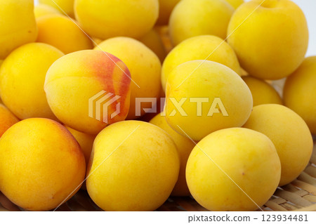 Ripe large plums 123934481