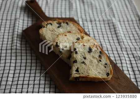 Olive Cheese Campagne 123935880
