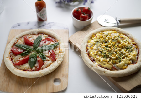 Pizza party Pizza party 123936525