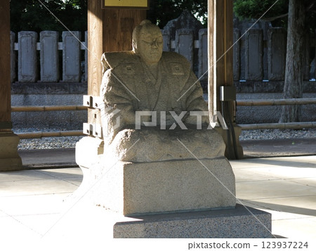 Statue of Ichikawa Danjuro VII, the head of the Narita family, in the Gakudo Hall of Naritasan Shinshoji Temple Statue of Ichikawa Danjuro VII, the head of the Narita family, in the Gakudo Hall of Naritasan Shinshoji Temple 123937224
