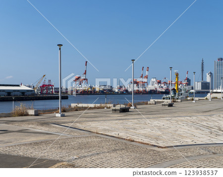 View of Osaka Port from the Red Brick Warehouse Plaza 123938537