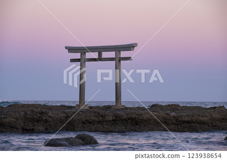 Morning glow at Oarai Kamiiso no Torii Morning glow at Oarai Kamiiso no Torii 123938654