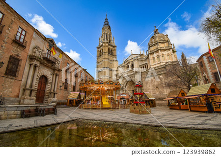 Facade of Toledo Cathedral seen from Plaza del Ayuntamiento Facade of Toledo Cathedral seen from Plaza del Ayuntamiento 123939862