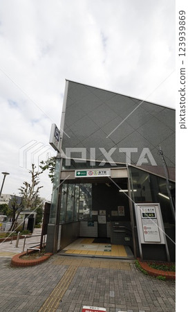 Escalators installed at Morishita Station Exit A5 on the Toei Subway Shinjuku and Oedo lines Escalators installed at Morishita Station Exit A5 on the Toei Subway Shinjuku and Oedo lines 123939869