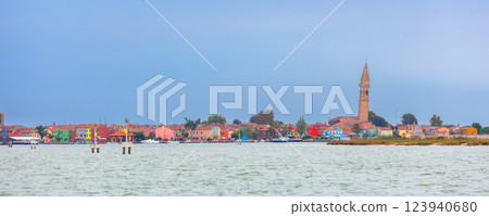 Burano, Italy colorful houses, view from the sea 123940680
