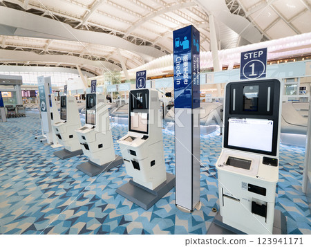 東京羽田機場第 2 航廈國際航班出發大廳 123941171