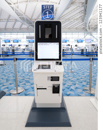 東京羽田機場第 2 航廈國際航班出發大廳 123941177