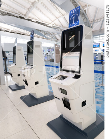 東京羽田機場第 2 航廈國際航班出發大廳 123941179