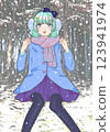 雪地裡盪鞦韆的女孩 123941974