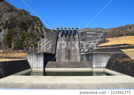從正面看大壩 123942175