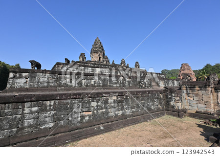 柬埔寨吳哥窟羅洛遺址和巴孔寺 柬埔寨吳哥窟羅洛遺址和巴孔寺 123942543