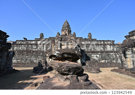 Roluos ruins and Bakong temple, Angkor ruins, Cambodia Roluos ruins and Bakong temple, Angkor ruins, Cambodia 123942549