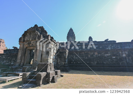 Roluos ruins and Bakong temple, Angkor ruins, Cambodia Roluos ruins and Bakong temple, Angkor ruins, Cambodia 123942568