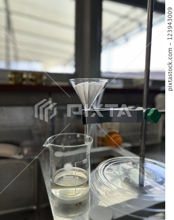 Laboratory equipment made of glass 123943009