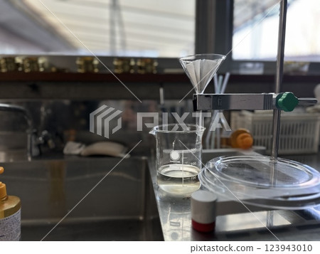 Laboratory equipment made of glass 123943010