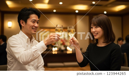 Men and women drinking at a bar 123944265