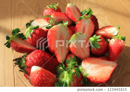 草莓▼・▼・・▼・草莓・▼・・▼・▼ 草莓▼・▼・・▼・草莓・▼・・▼・▼ 123945815