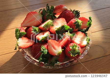 Strawberry 　　　　　▼・▼・・▼・strawberry・▼・・▼・▼ 123946347