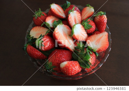 Strawberry 　　　　　▼・▼・・▼・strawberry・▼・・▼・▼ 123946381