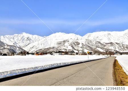 Scenery of Hakuba Village / View of Mt. Goryu to Hakuba Happo-one Ski Resort (Hakuba Village, Nagano Prefecture) [March 2025] 123948550