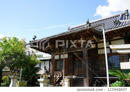 京都一座寺廟的主殿 123948607