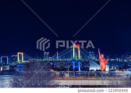 東京台場的燈光夜景 東京台場的燈光夜景 123950440