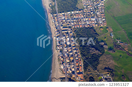 Coastal town Zingarini, an aerial view of italian tourism and nature Coastal town Zingarini, an aerial view of italian tourism and nature 123951327