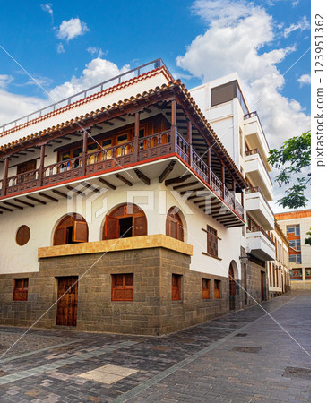 Traditional canarian architecture exhibiting wooden balcony in  Las Palmas de Gran Canaria, Las Palmas, 123951362