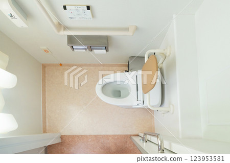 廁所、病房、老人院 廁所、病房、老人院 123953581