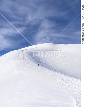Spectacular view of Mt. Tanigawa and Tenjin Ridge in the harsh winter Spectacular view of Mt. Tanigawa and Tenjin Ridge in the harsh winter 123953586