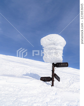 Snow scenery and cairns at Mt. Tanigawa in winter 123953645