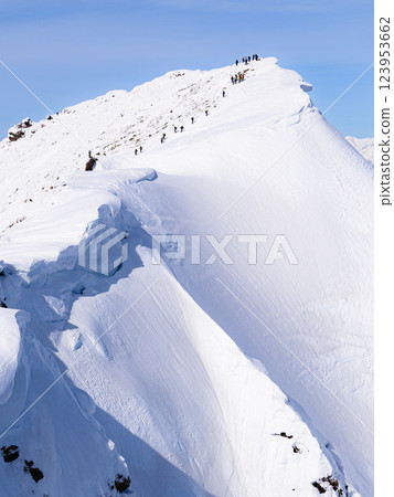 嚴冬中的谷川岳與隱岐之耳(雪山登山) 嚴冬中的谷川岳與隱岐之耳(雪山登山) 123953662