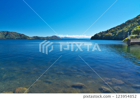 [Lake Biwa shore (from Tsukide fishing port)] Tsukide, Nishiasai-cho, Nagahama City, Shiga Prefecture 123954852