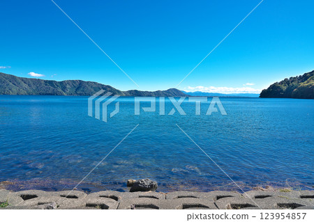 [Lake Biwa shore (from Tsukide fishing port)] Tsukide, Nishiasai-cho, Nagahama City, Shiga Prefecture 123954857