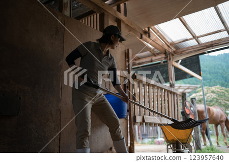 女生 女孩 女性 123957640