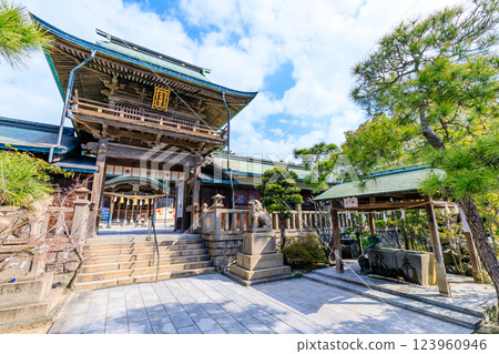 山口縣下關市彥島八幡神社的春天 山口縣下關市彥島八幡神社的春天 123960946