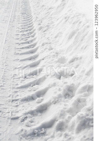 Track wheel in the snow Track wheel in the snow 123962950