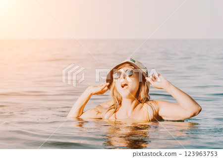 Woman Beach Sunglasses Hat Enjoying Water Summertime Relaxation Woman Beach Sunglasses Hat Enjoying Water Summertime Relaxation 123963753