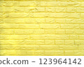 可愛的黃色牆壁 123964142