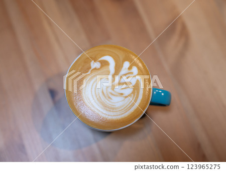 有拿鐵藝術的咖啡館 咖啡館 咖啡店 拿鐵藝術 咖啡 123965275