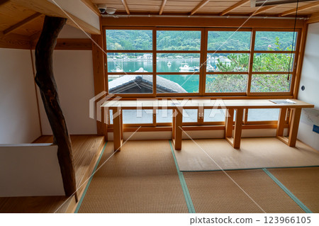 A view from the Japanese-style room on the second floor of the former fishing village Iwashita Yorankana in Amakusa Sakitsu village, a UNESCO World Heritage Site in Amakusa City, Kumamoto Prefecture A view from the Japanese-style room on the second floor of the former fishing village Iwashita Yorankana in Amakusa Sakitsu village, a UNESCO World Heritage Site in Amakusa City, Kumamoto Prefecture 123966105