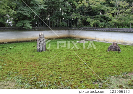 Rock garden: Koyasan Shingon sect, Miwayama Shinchoji Temple, 63 (Miwa, Gifu City, Gifu Prefecture) Rock garden: Koyasan Shingon sect, Miwayama Shinchoji Temple, 63 (Miwa, Gifu City, Gifu Prefecture) 123966123