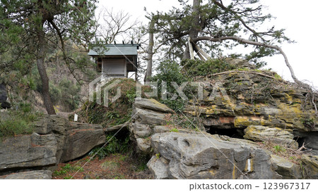 Amaharashi Coast_Yoshitsune Rock Amaharashi Coast_Yoshitsune Rock 123967317
