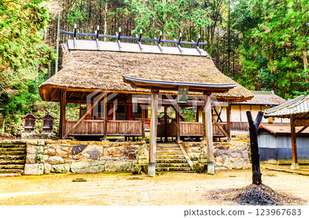 兵庫縣加東市上鴨川住吉神社、神殿及神社場地 123967683