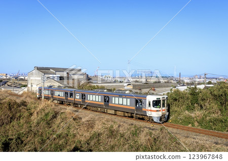 JR Central 313 series local train running on the Taketoyo Line JR Central 313 series local train running on the Taketoyo Line 123967848