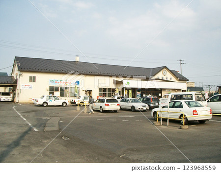 北海道函館市五稜郭站(JR函館本線、道南伊沙裡比鐵道) 北海道函館市五稜郭站(JR函館本線、道南伊沙裡比鐵道) 123968559