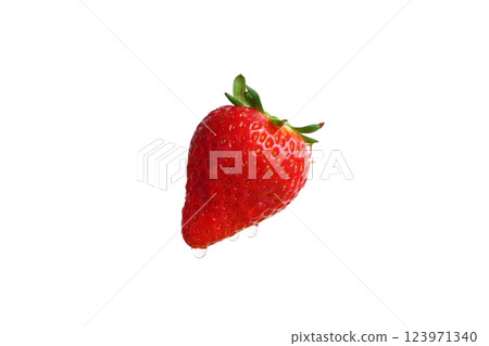 草莓與水滴 123971340