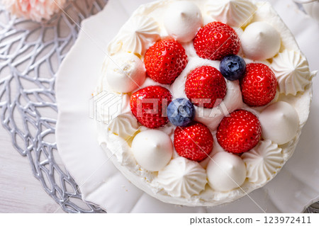 Cute strawberry cake 123972411